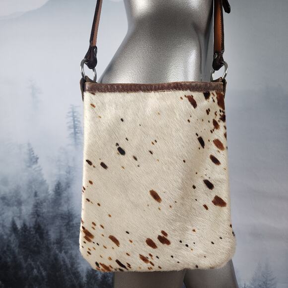 Running Roan Tack Cowhide and Brown Leather Belt Buckle Crossbody Purse - Picture 3 of 11